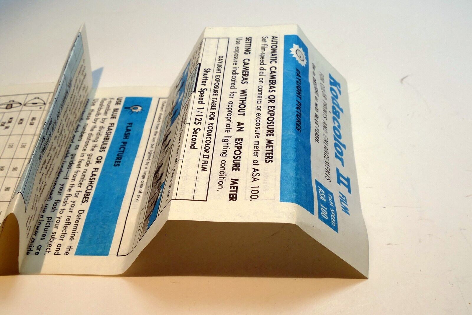 Kodak II 35mm Film ASA 100 Daylight Instruction guide manual EN 1970's