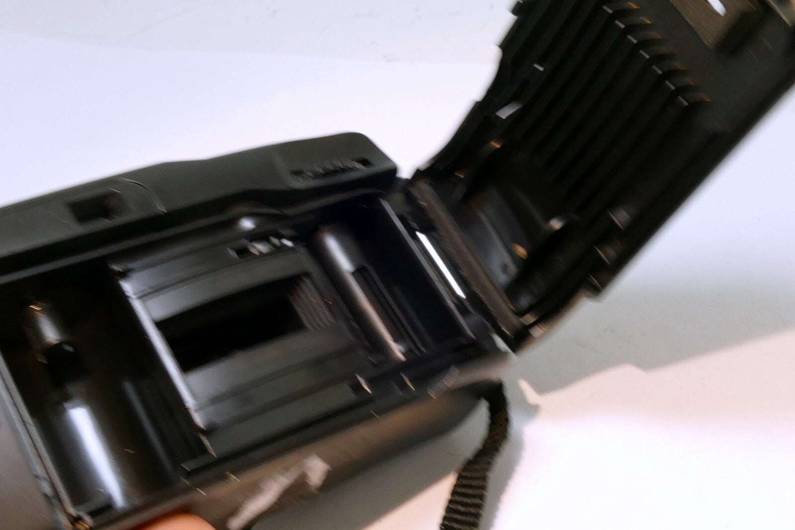 PANORAMA WIDE PIC 35MM POINT & SHOOT FILM CAMERA w/ 28mm wide Angle lens