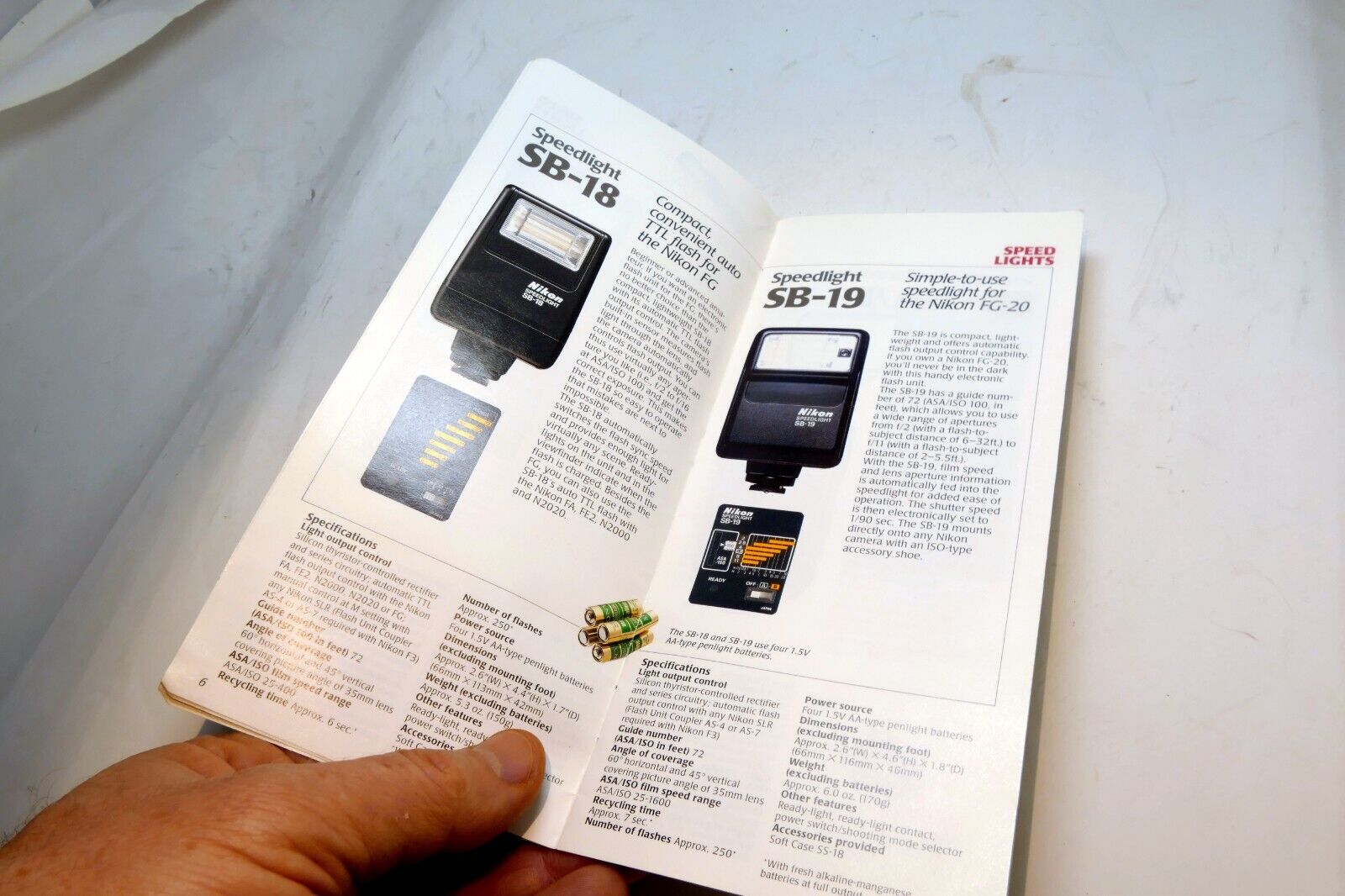 Nikon SB Speedlight Unit Brochure List SB-20 19 17 11 15 16A 14 18 21 flash