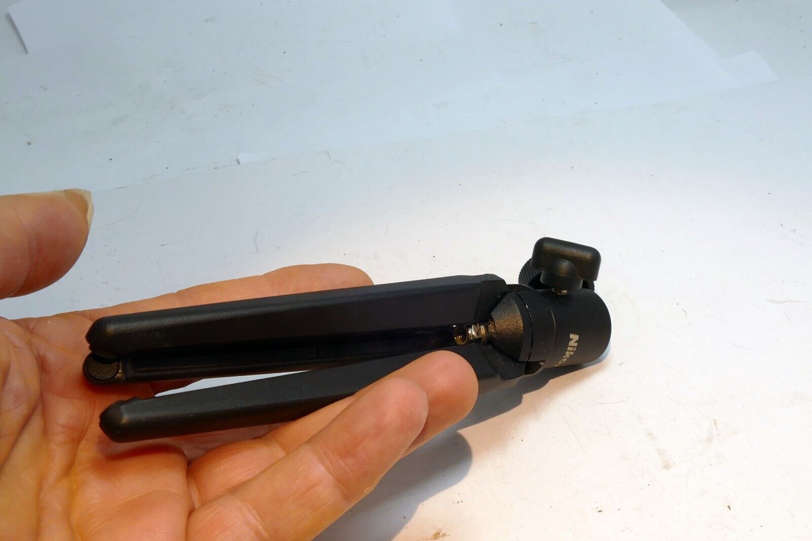 Nikon Table small folding Tripod w/ head  Coolpix Camera - Genuine OEM sturdy