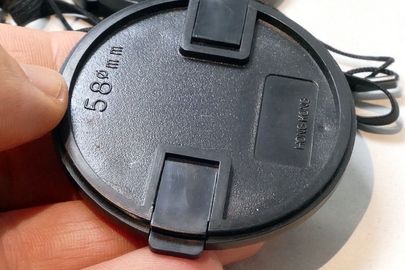 Lens Front Cap 58mm for 18-55mm with camera keeper string