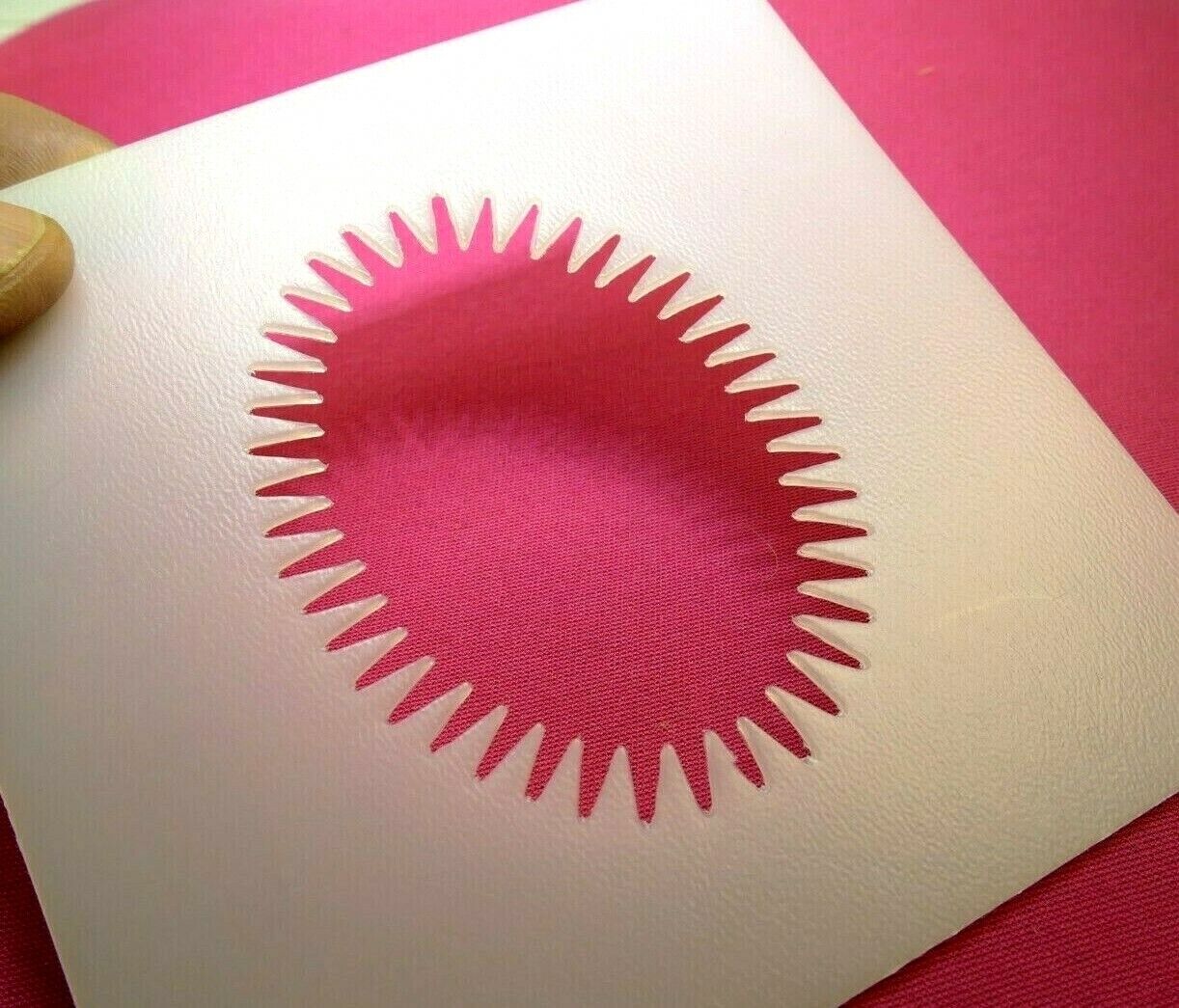 Lindahl 4.5" large 3" Oval Perforated edge High key Portrait Vignette Mask