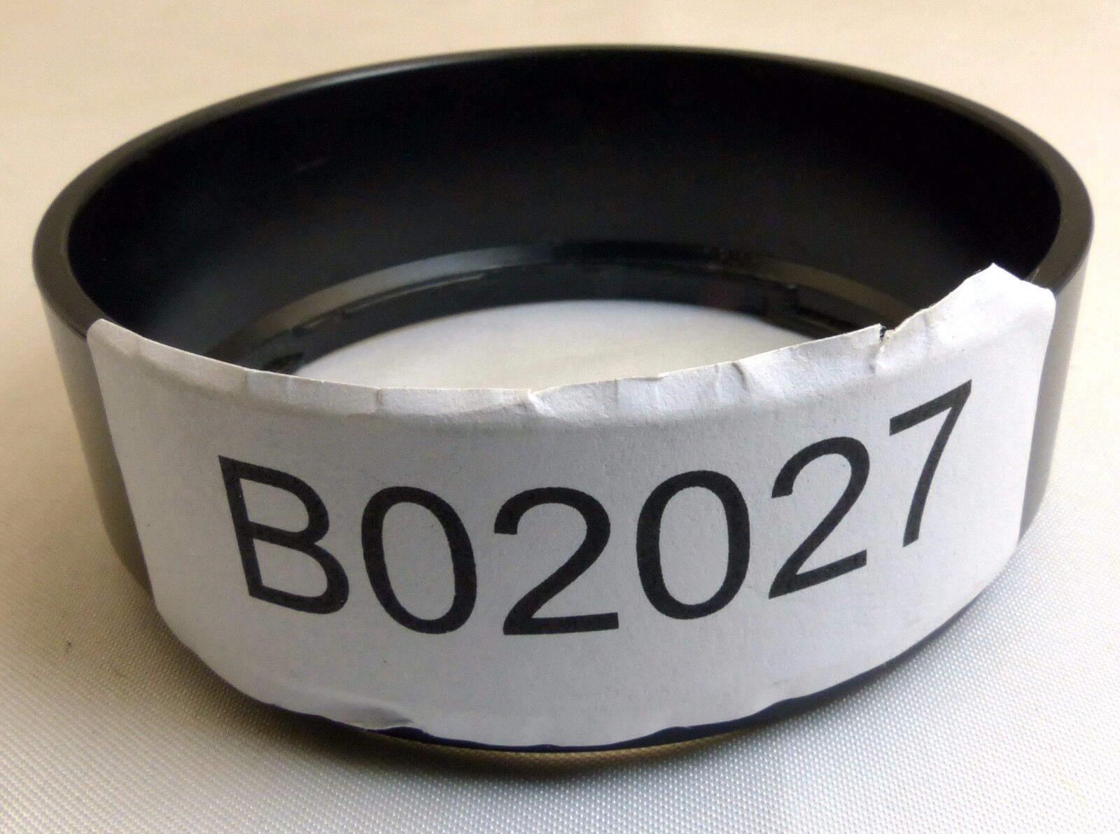 unknown brand 64.3mm ID Lens Hood twist on type  B02027