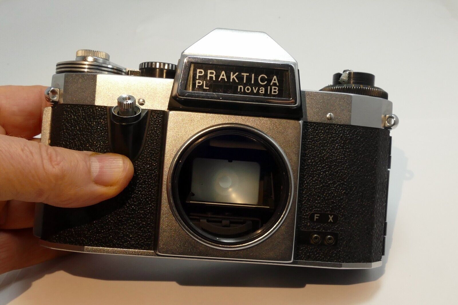 PRAKTICA PL Nova I B camera body only M42
