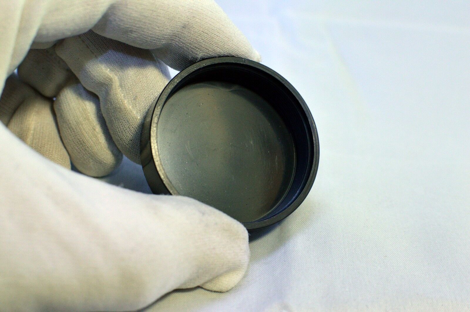 unknown brand rear lens cap for M42 universal  screw mount lenses