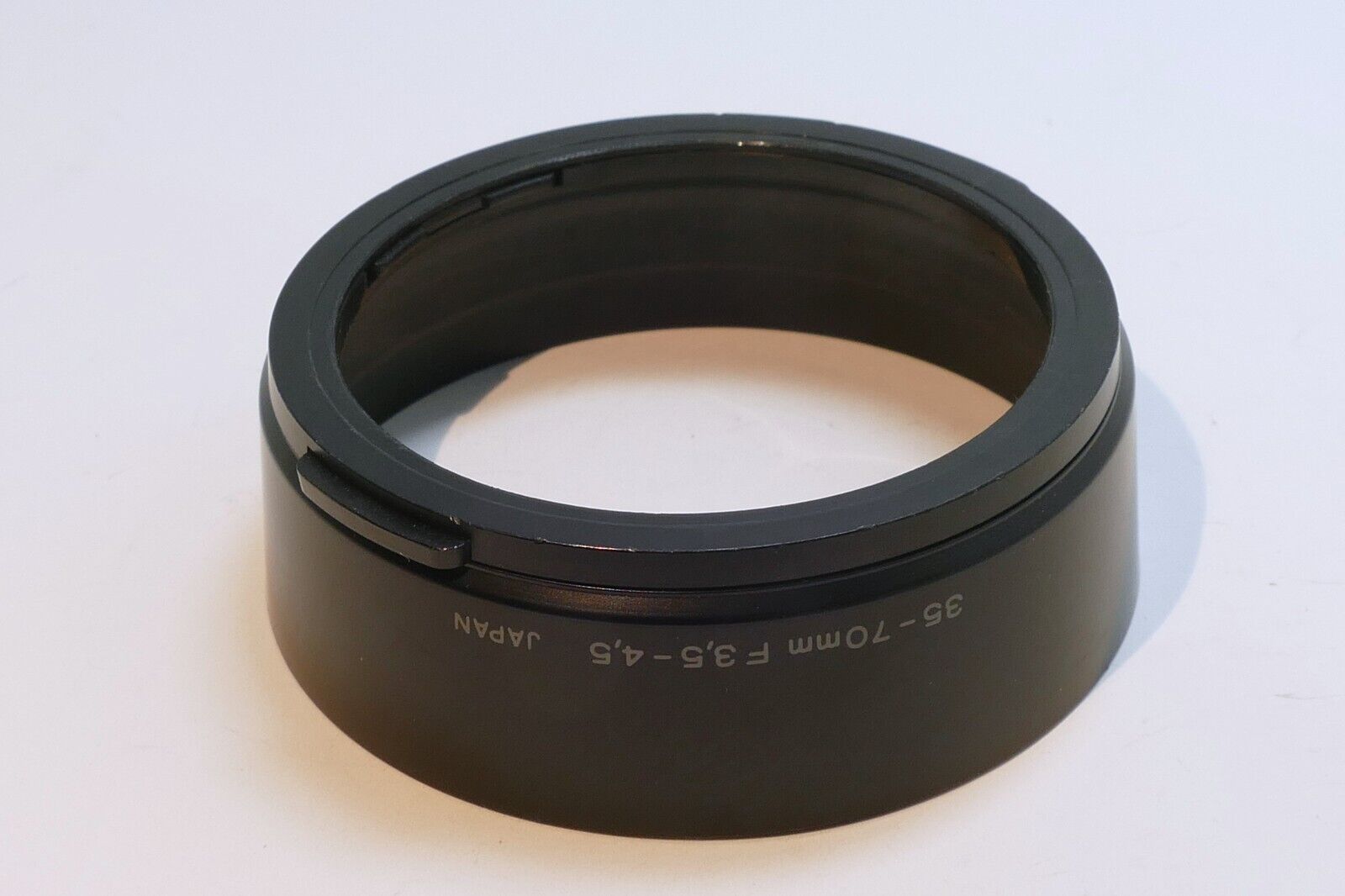 Olympus 35-70mm f3.5-4.5 AF lens hood shade for