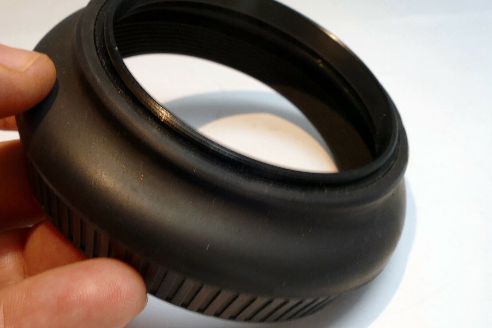 72mm Rubber Hood shade   double threaded rubber loose from ring