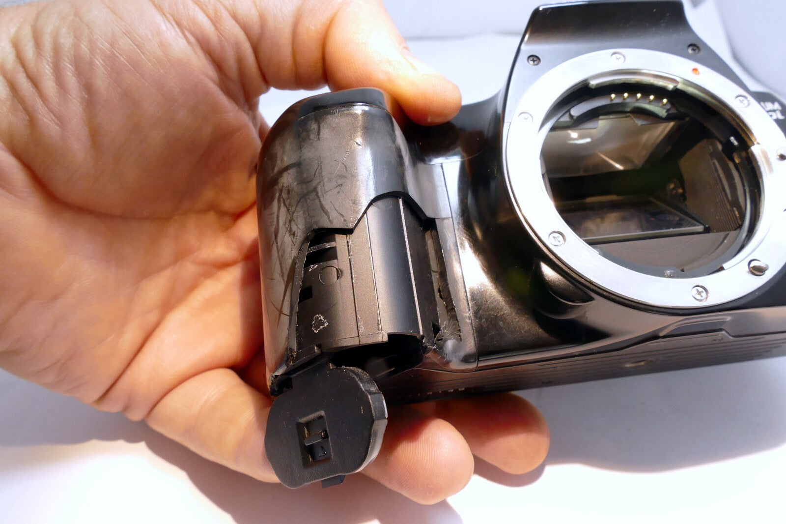 Minolta Maxxum 3000I 35mm Film SLR AF Camera Body