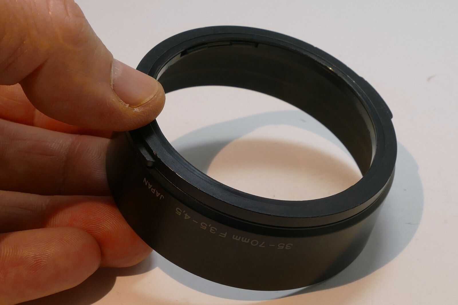 Olympus 35-70mm f3.5-4.5 AF lens hood shade for