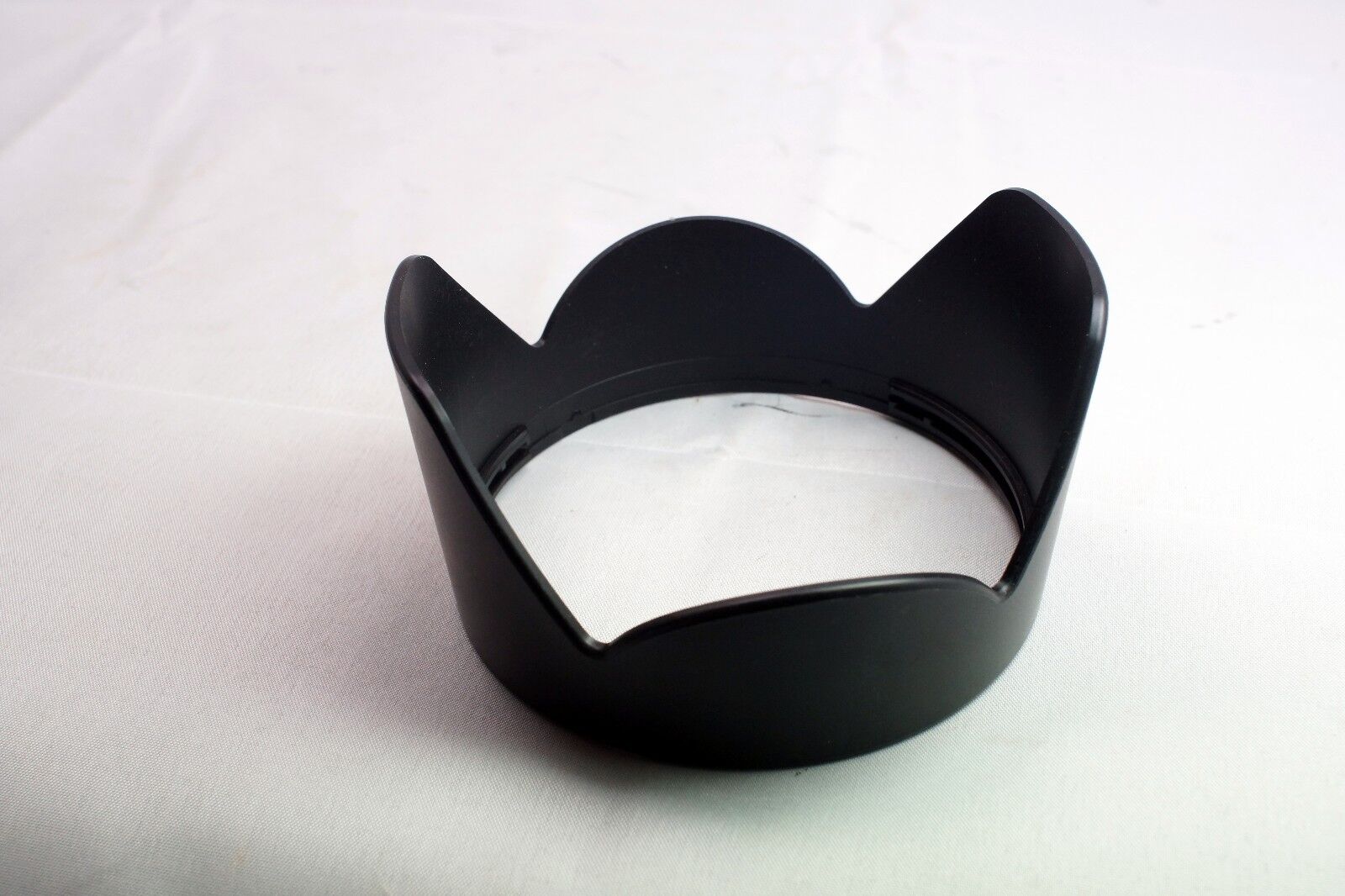Unknown Brand Twist on  Plastic Lens Hood Shade 77.9mm ID