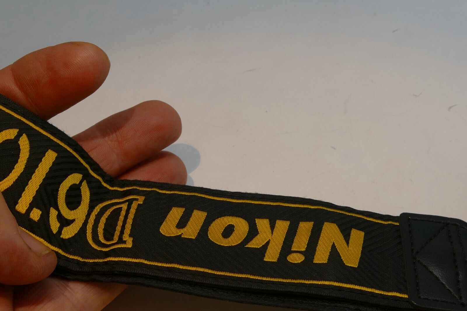 Nikon D-610 D610 AN-DC10 AN DC 10 Shoulder neck Strap for D610 - Original OEM