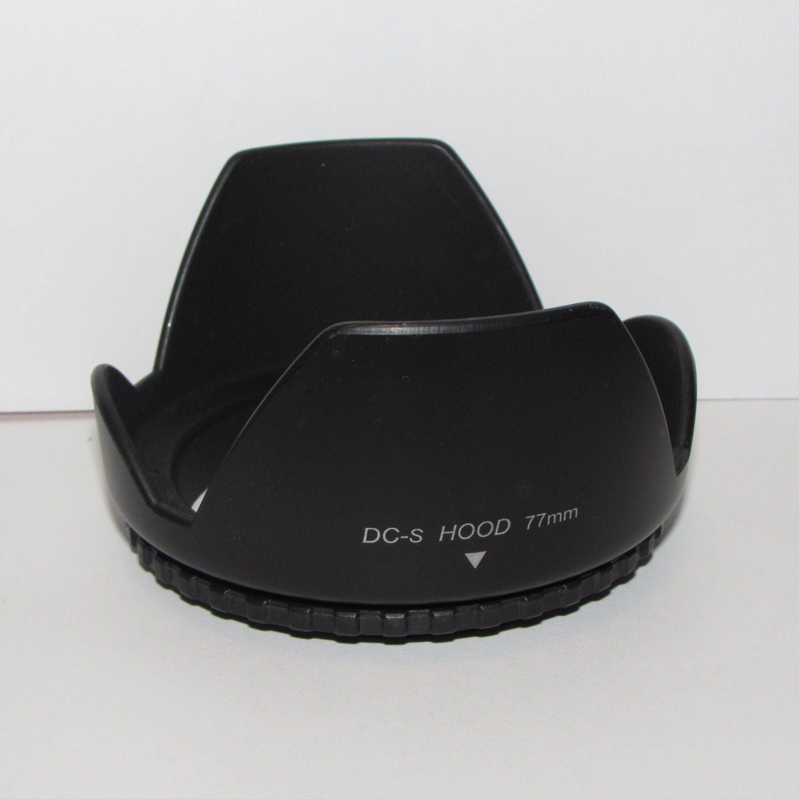Used DC-S 77mm Lens Hood petal Shaped Screw in type for zoom S112060