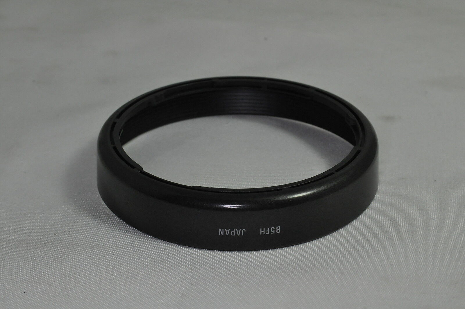 Tamron 85FH Plastic Lens Hood Shade zoom 310042