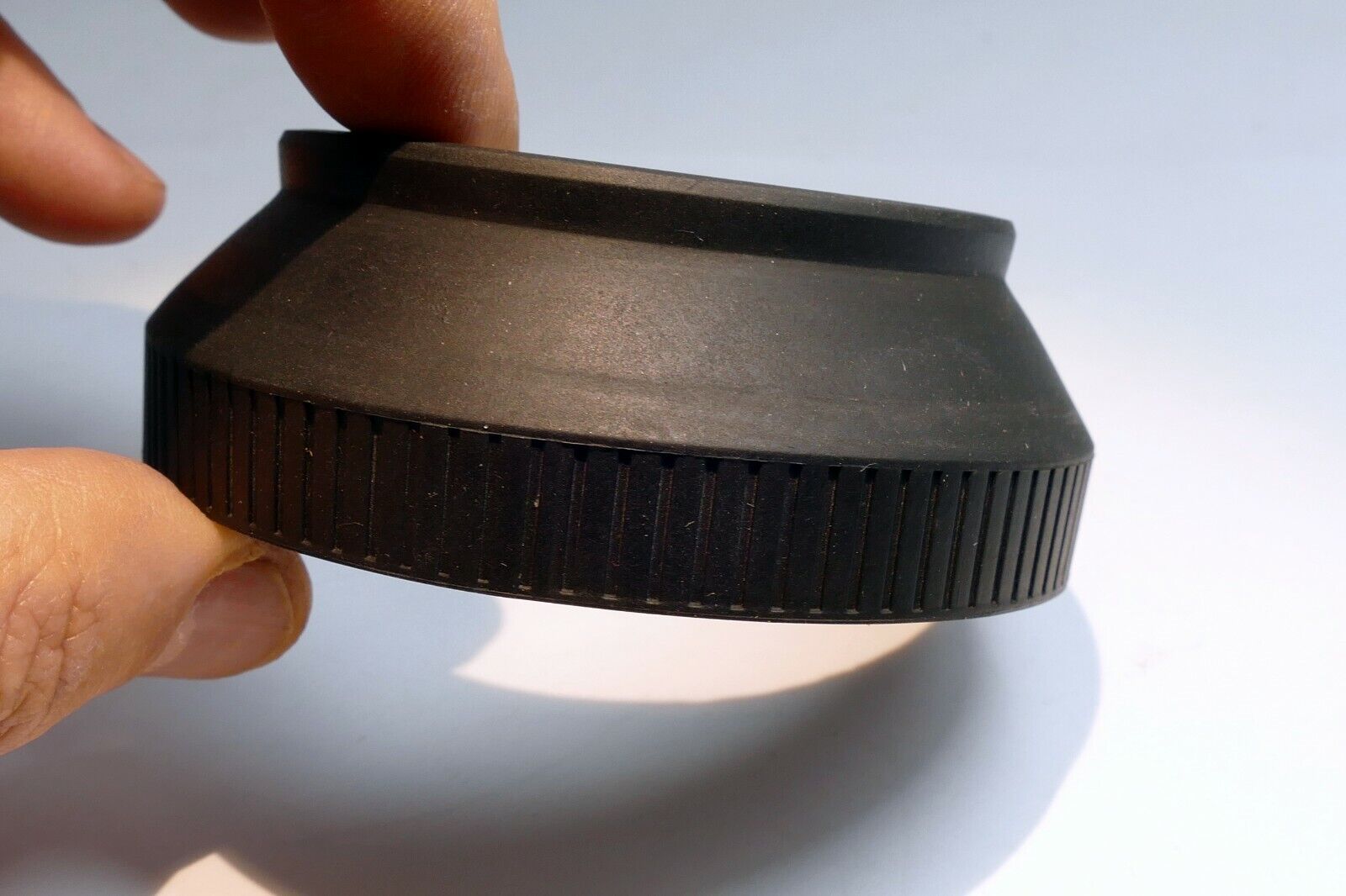 Slip on type Rubber Hood shade for  62mm rim ( parts missing metal ring)