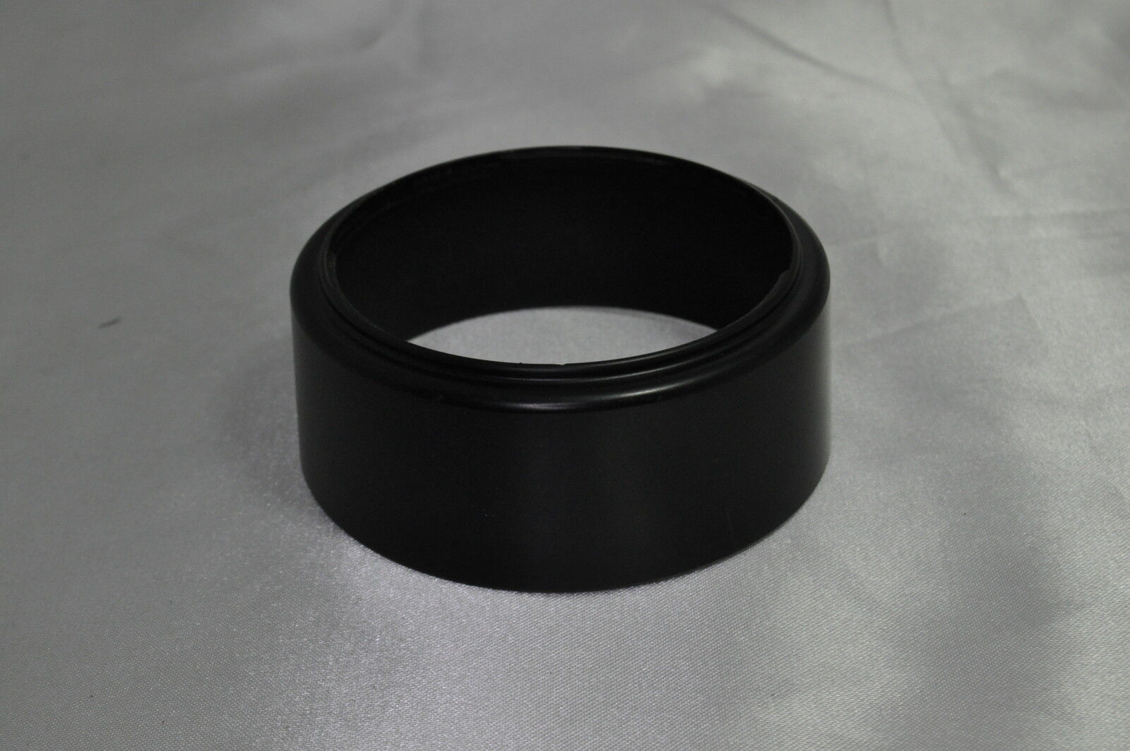Plastic Lens Hood 61.2mm unknown brtand twist on type