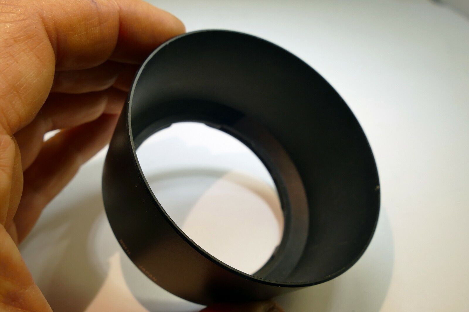 Tamron B9FH Lens Hood Shade for 90-300mm f4.5-5.6 AF Tele- macro