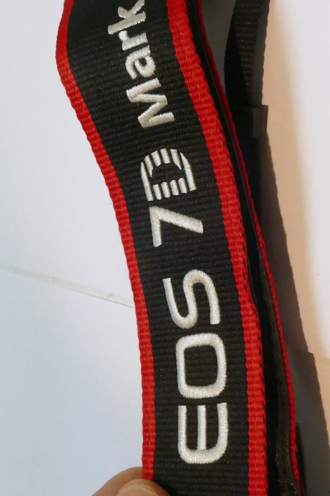 Canon EOS 7D MARK II Camera Neck Shoulder Strap Canvas Black/Red - Genuine OEM