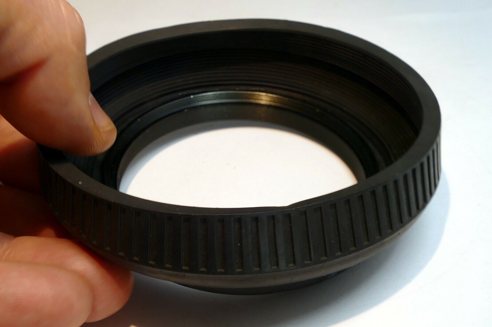 72mm Rubber Hood shade   double threaded rubber loose from ring