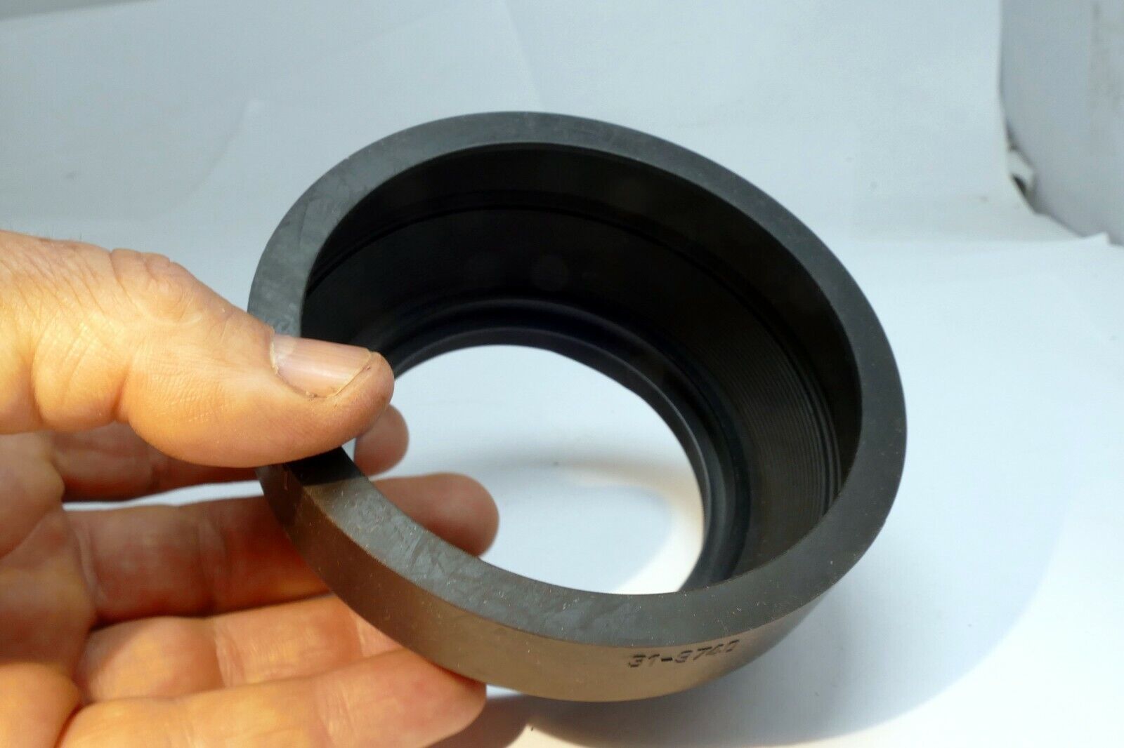 Vivitar 67mm RUBBER HOOD SHADE screw in 31-9740 for series 1 70-210mm f3.5 OEM