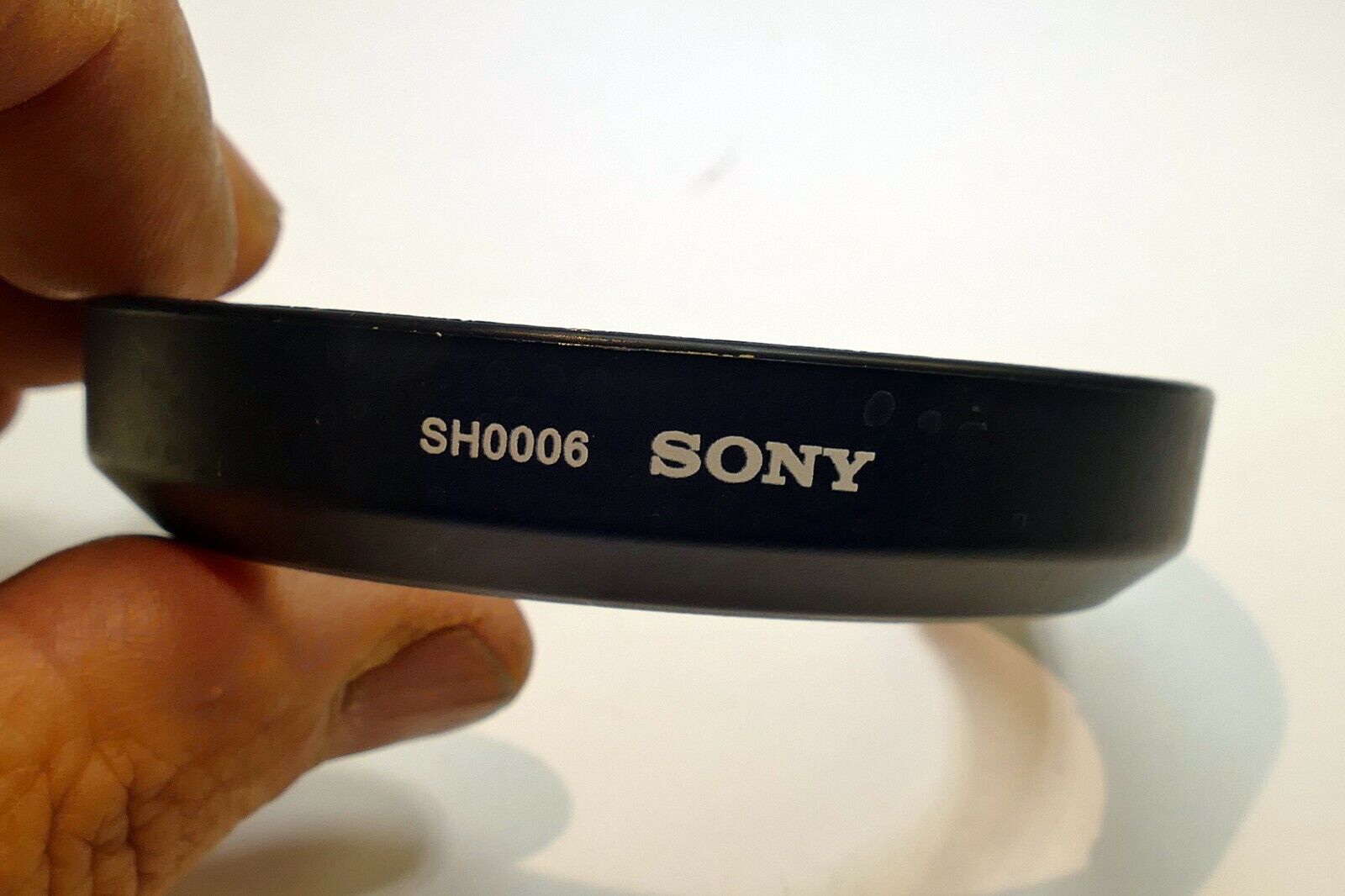 Sony Lens Hood Shade SH0006 18-70mm f3.5-5.6 Standard Zoom A mount AF DT SH 0006