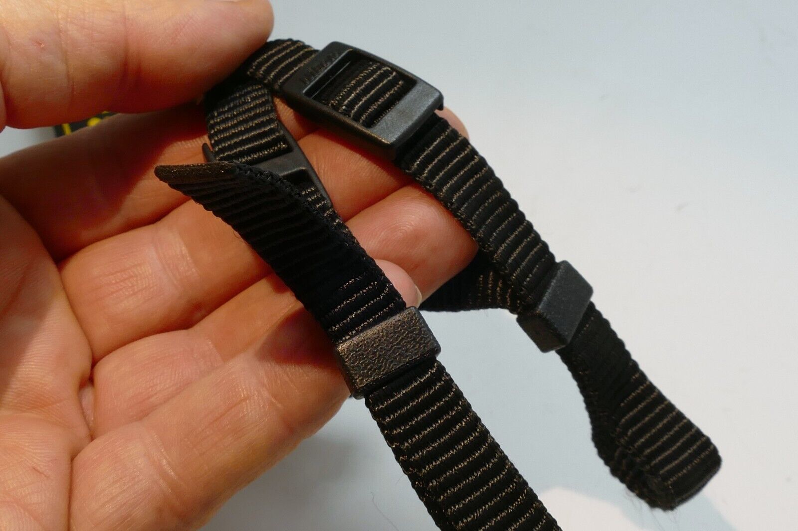Nikon D810 AN-DC12 AN DC12 Shoulder neck Strap for D810 - Original OEM