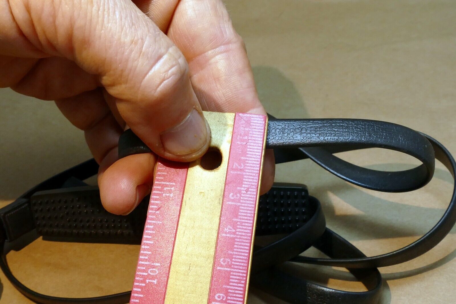 Leica Leitz Wtzlar Vinyl Shoulder Strap - missing parts buckle and end loop