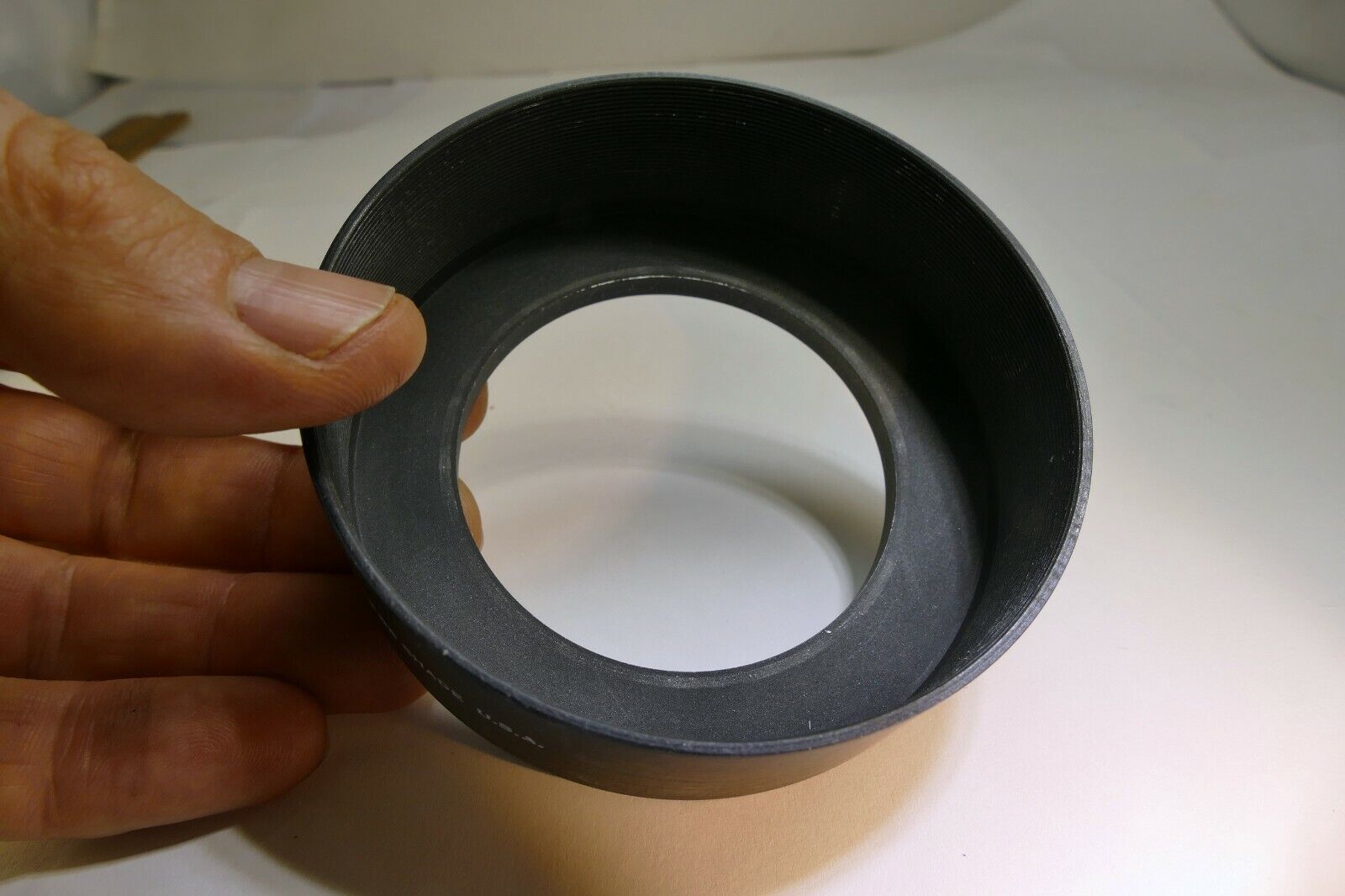 Tiffen 62  lens hood metal threaded screw in type
