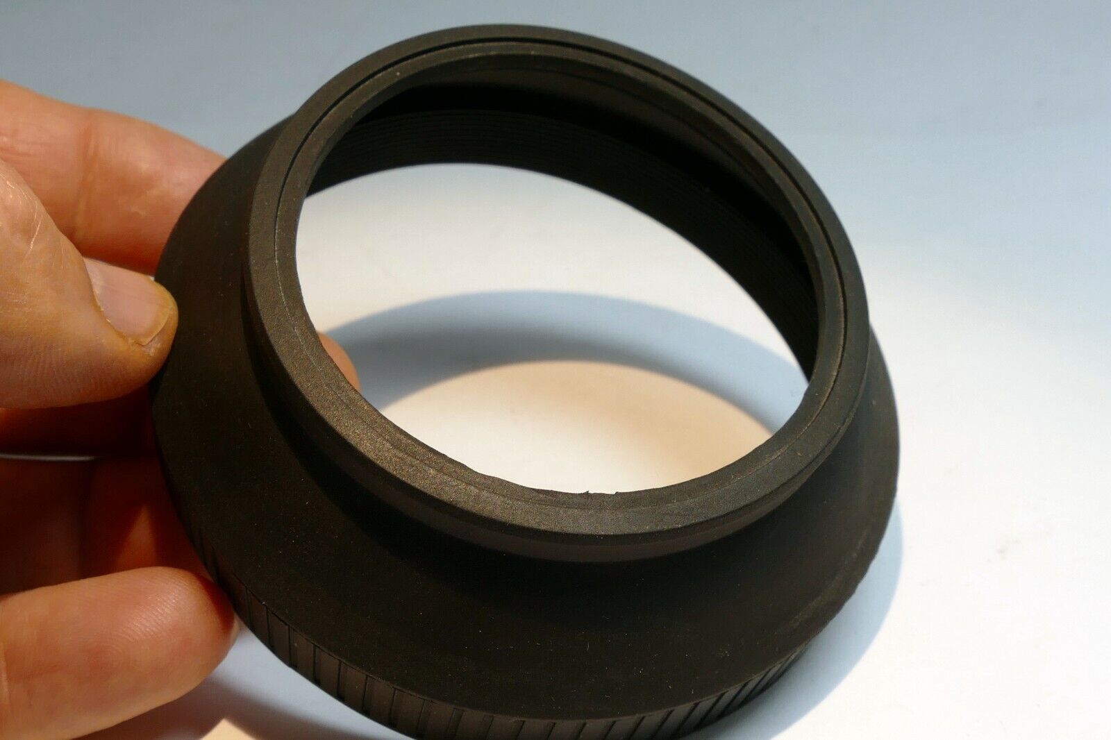 Slip on type Rubber Hood shade for  62mm rim ( parts missing metal ring)