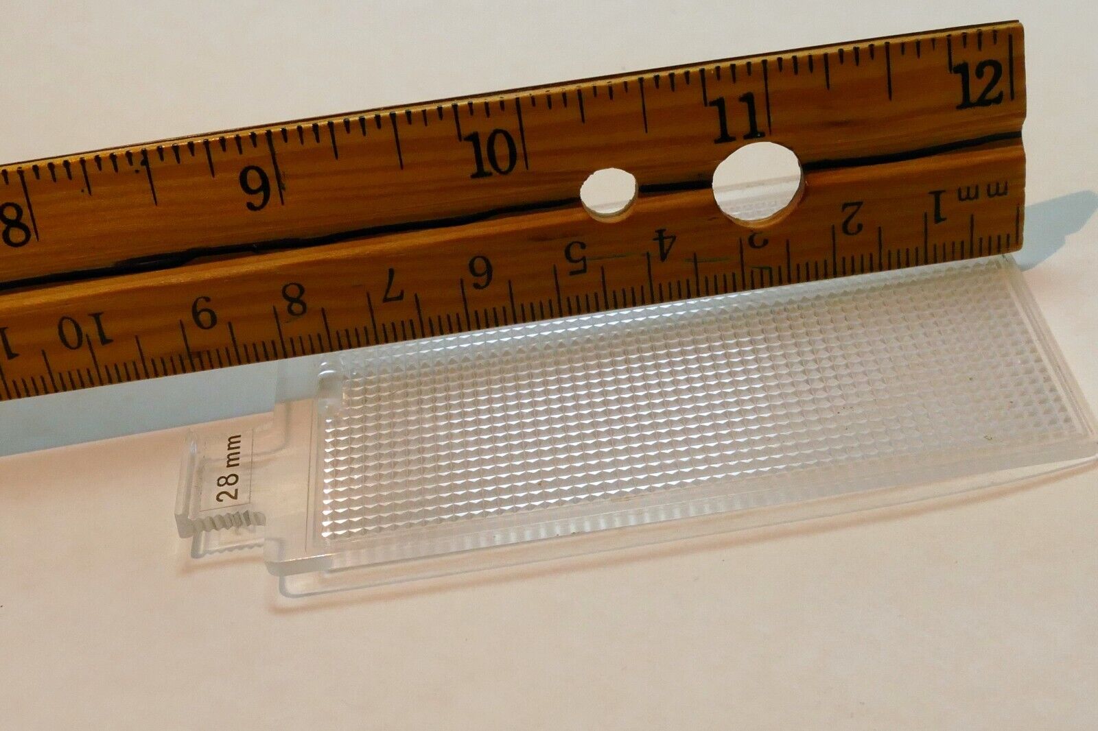 Vivitar 28mm Flash Wide Angle adapter for 285 diffuser