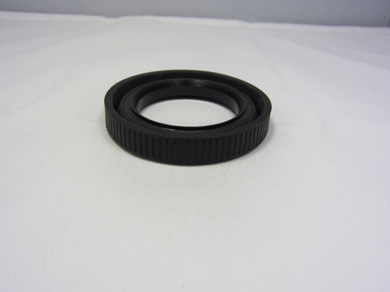 Used Unknown Brand 62mm Collapsible Rubber screw in Lens Hood N102024
