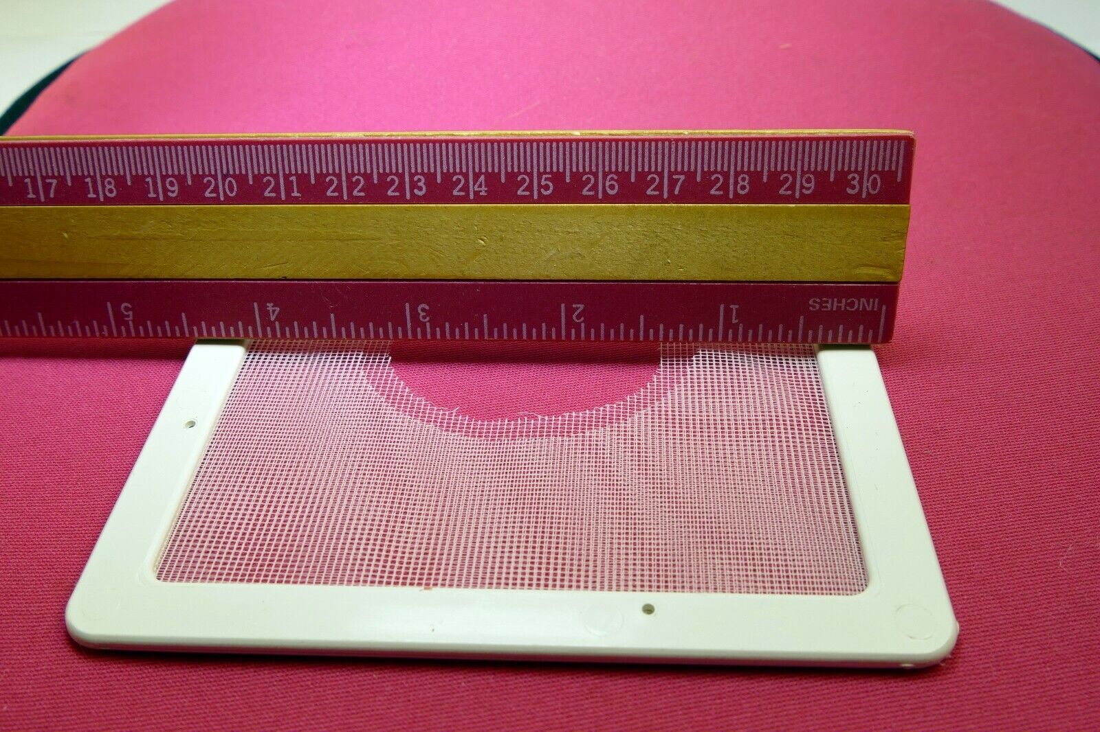 Lindahl Vignette Mask 4.5" Horizontal Oval 1.5" Small Oval creative High key