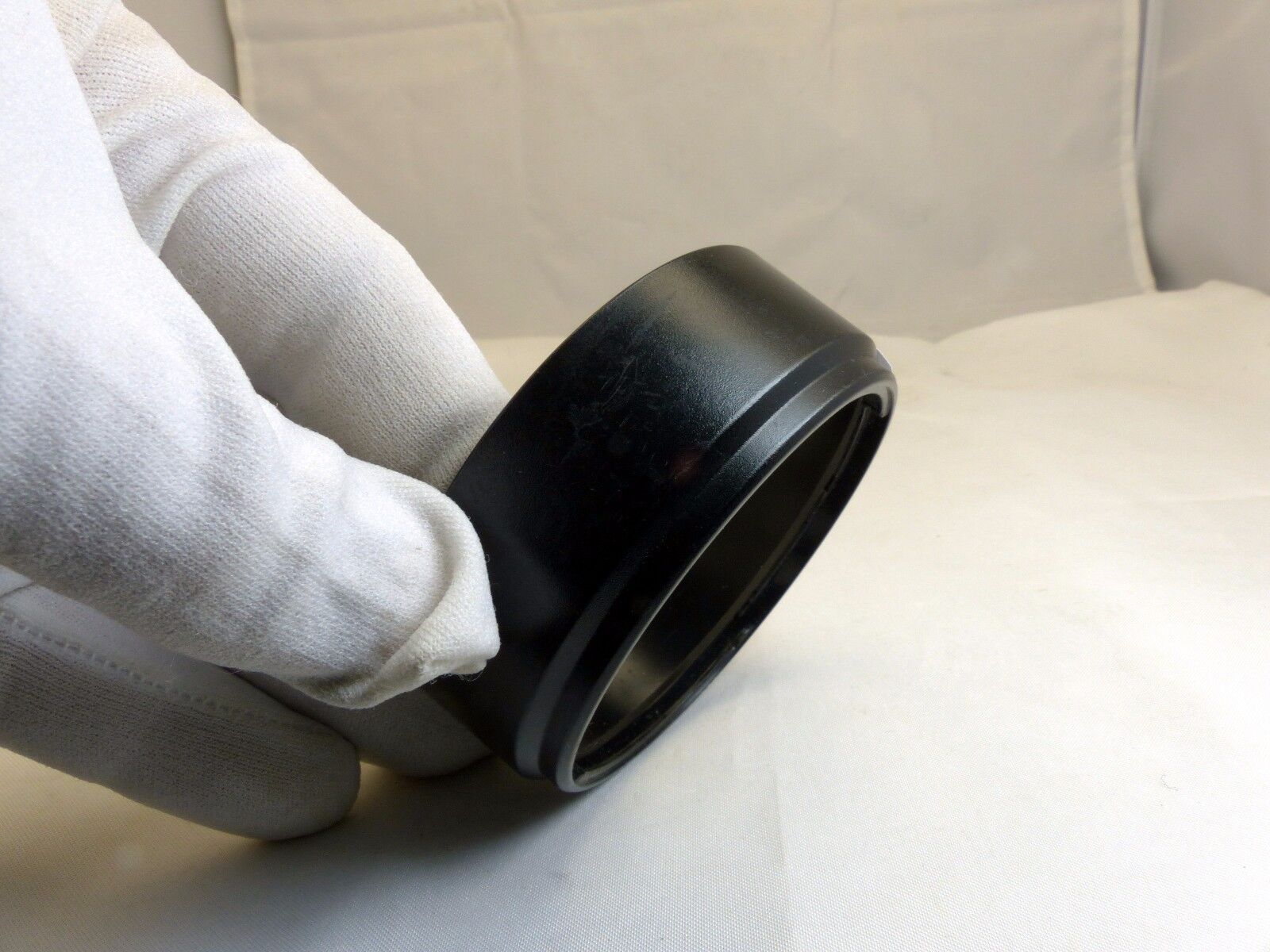 unknown brand 64.3mm ID Lens Hood twist on type  B02027