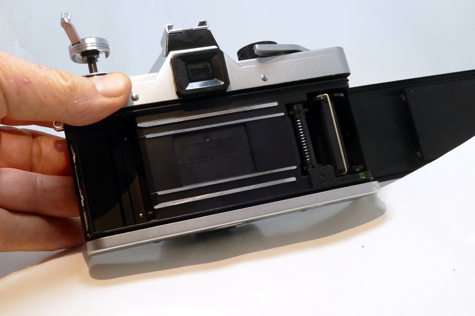 PRAKTICA LTL M42 CAMERA BODY Only - Meter is inop , shutter works