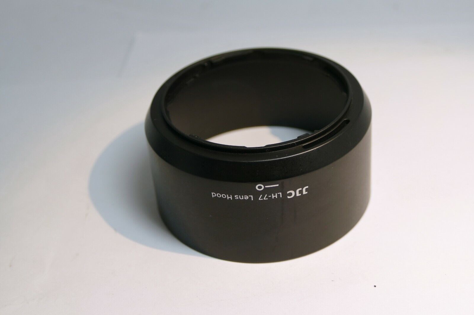 Replacement LB-77 Lens Hood Shade for Nikon AF-P DX NIKKOR 70-300mm f4.5-6.3G ED