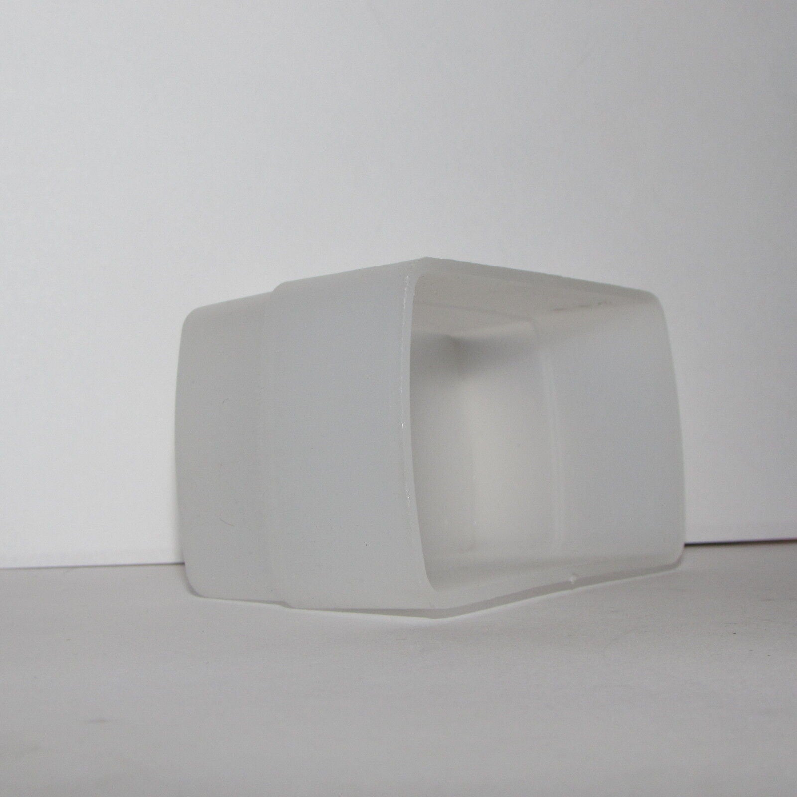 Used "T" Flash Diffuser (unknown brand)  S115013
