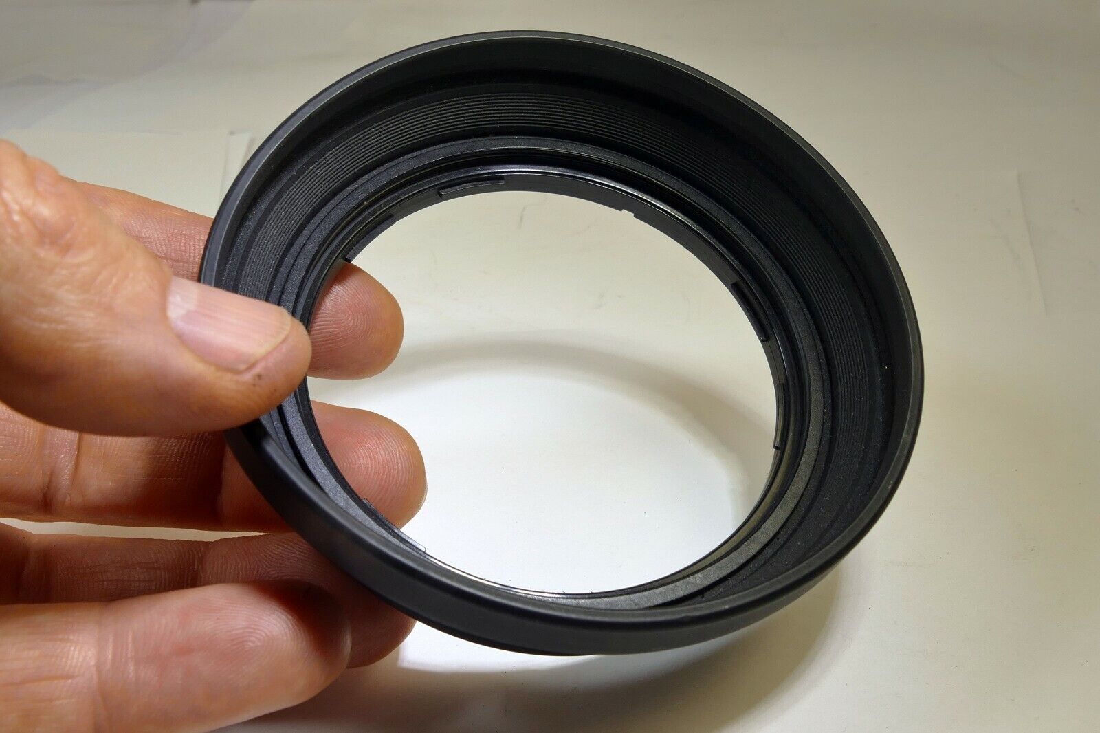 SIGMA twist on Rubber Hood shade for 28-200mm lens AF 72mm rim  f3.8-5.6
