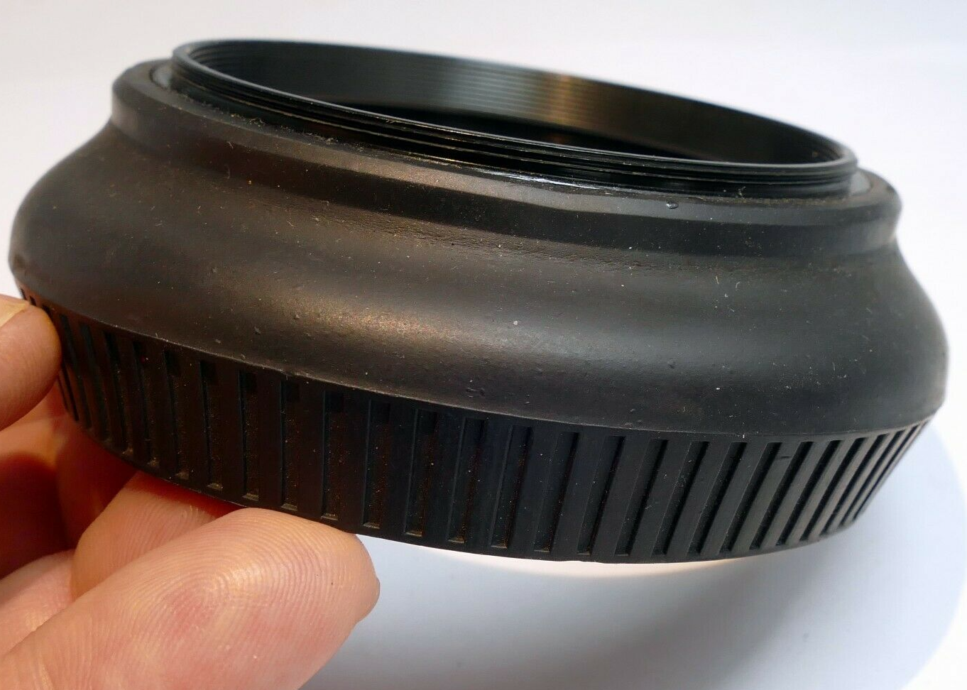 72mm Rubber Hood shade   double threaded rubber loose from ring