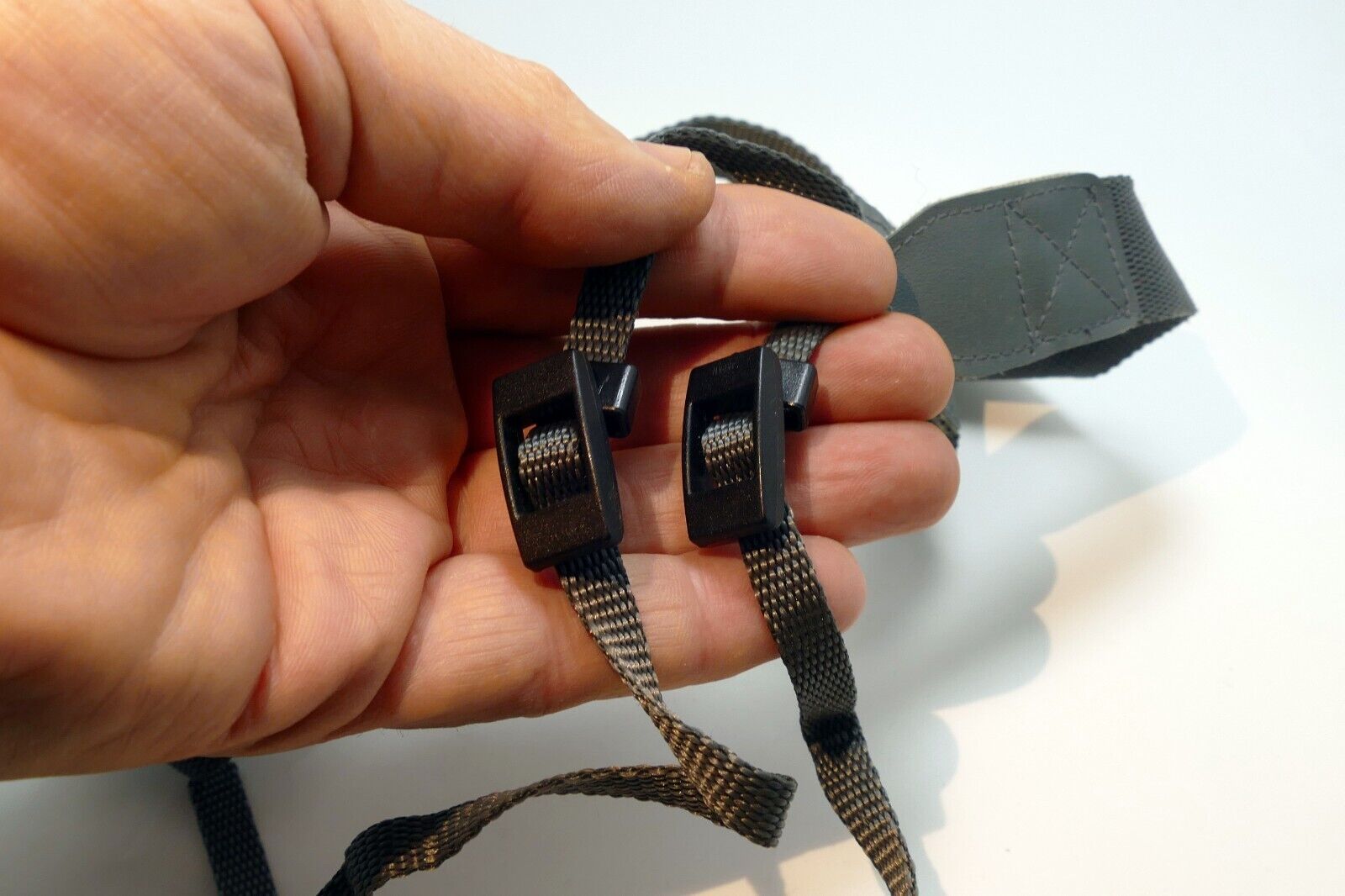 Toshiba Camera Shoulder neck Strap  Gray 1" wide - Genuine