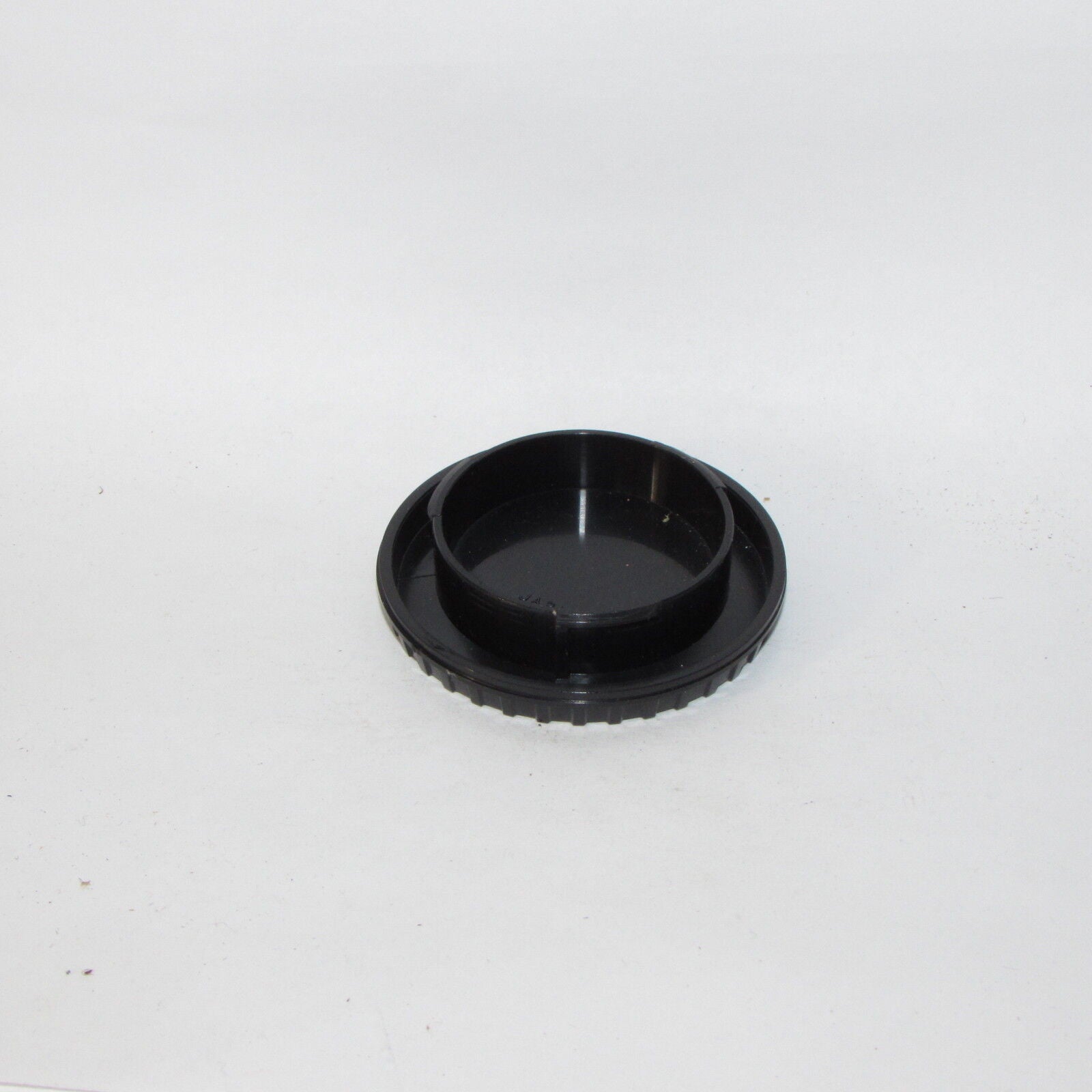 Vivitar "M" Camera Body Cap for Minolta X-570 700 cameras 2X teleconverter front