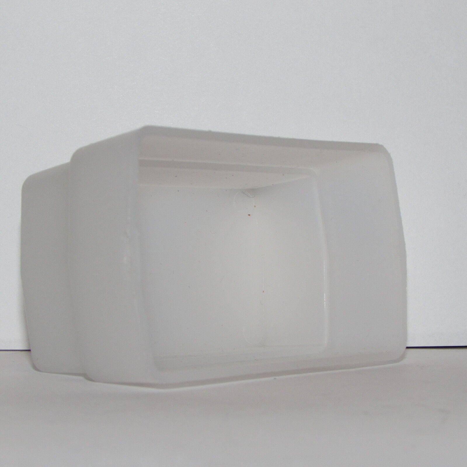 Used Unknown Brand Flash Diffuser Dome 73mm diameter across S115035-038