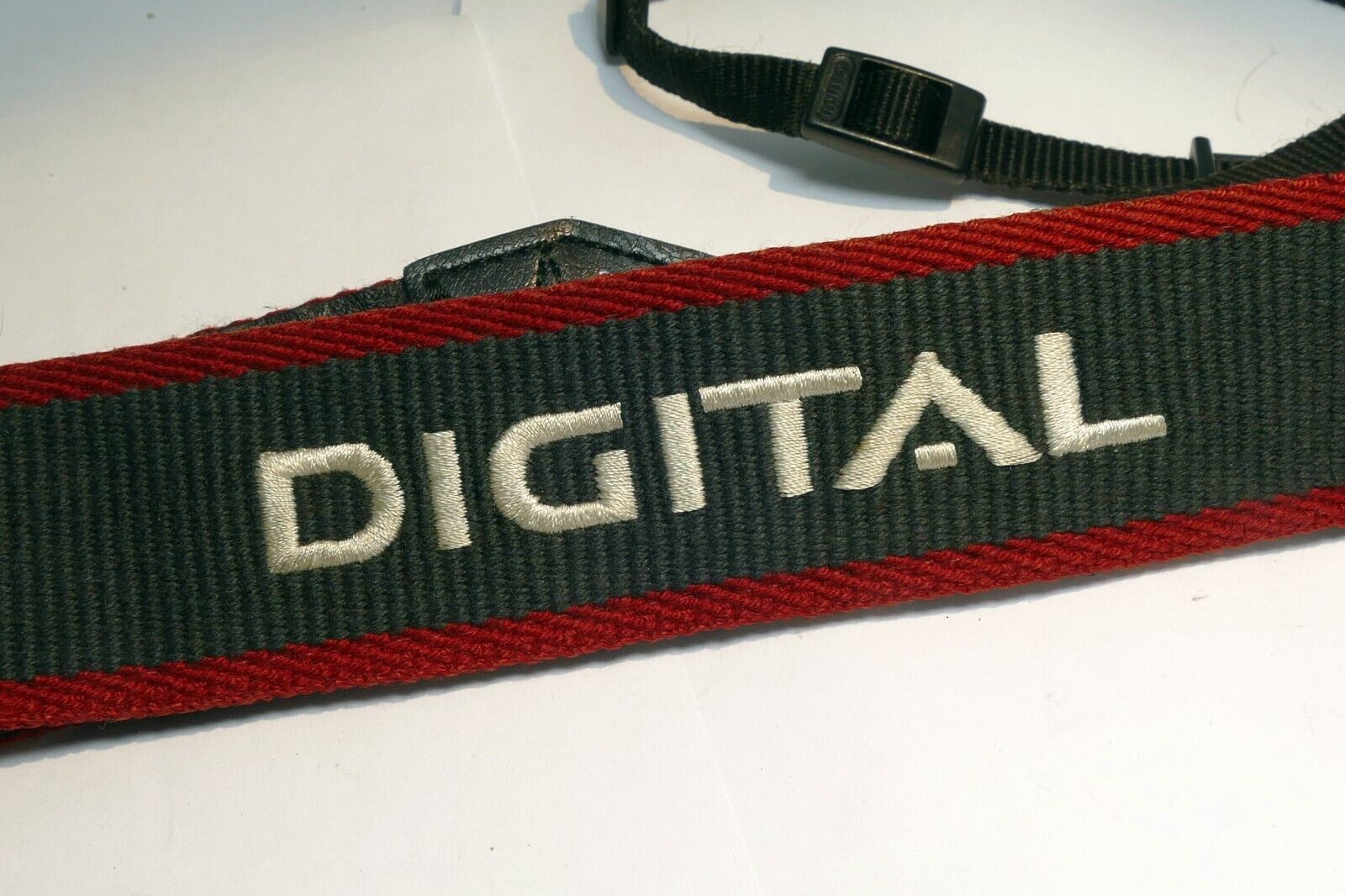 Canon EOS Digital Camera Neck Shoulder Strap Grey-Red - Genuine T7 T8i