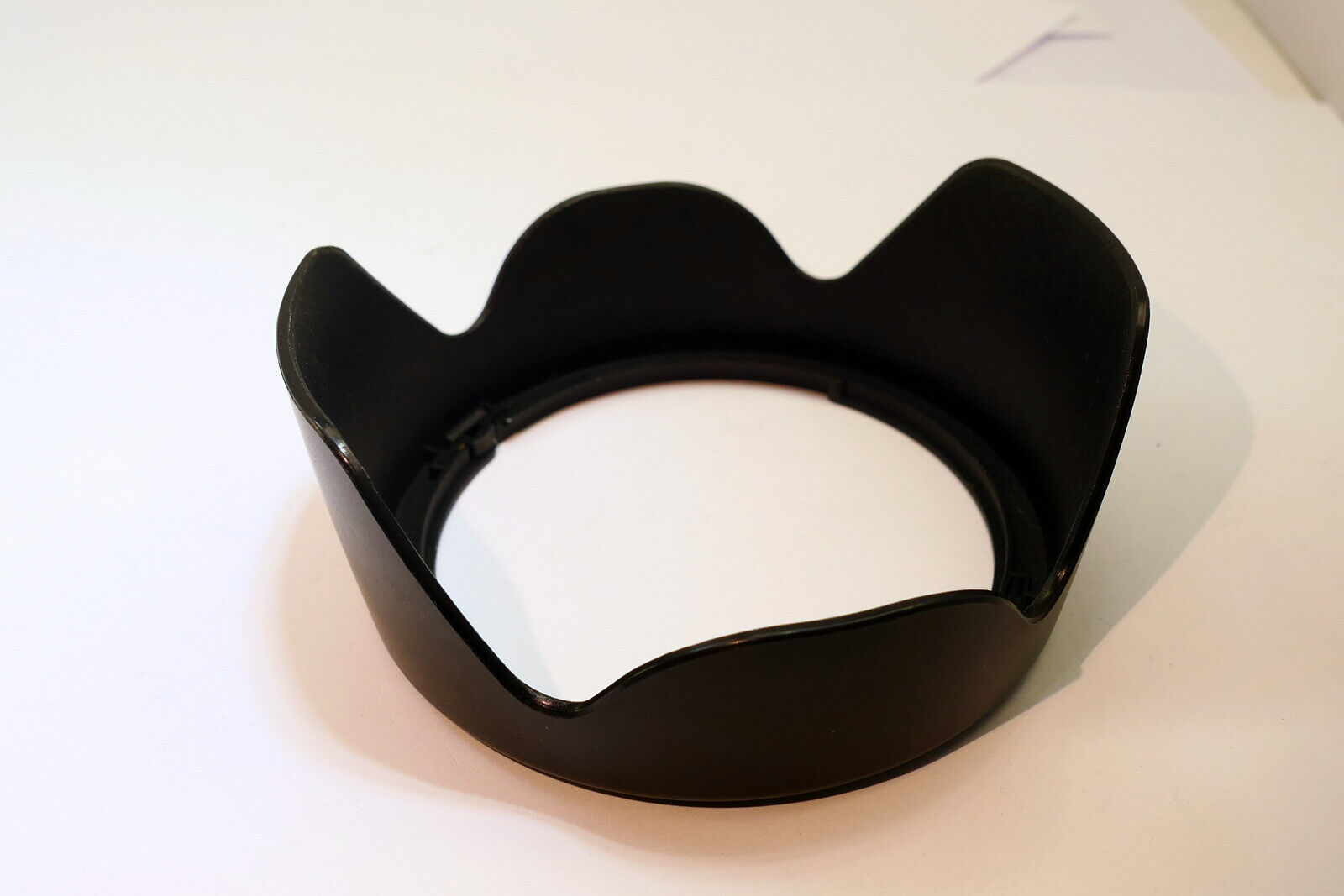 Replacement Lens Hood Shade EW-73B for CanonEF-S 17-85mm f4-5.6 IS & 18-135mm