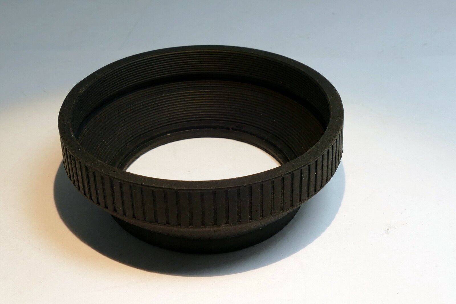Slip on type Rubber Hood shade for  62mm rim ( parts missing metal ring)