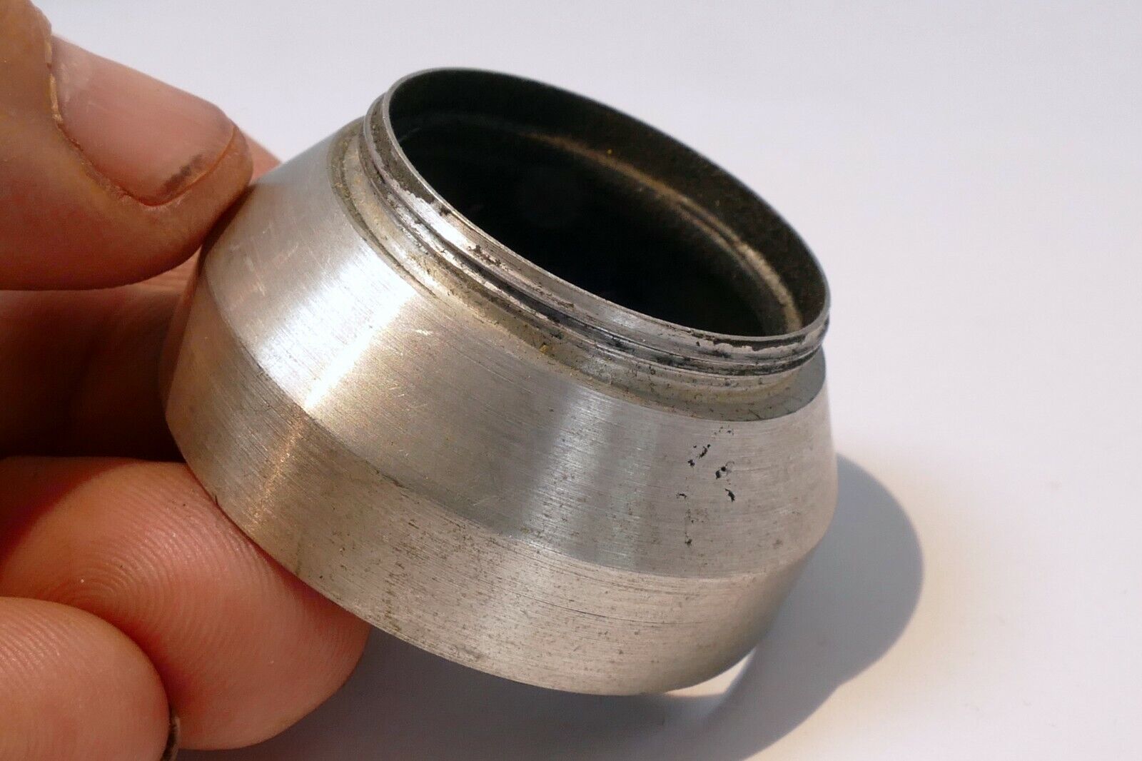 Lens Hood series V 5 33.3mm OD screw in threaded metal for 5cm