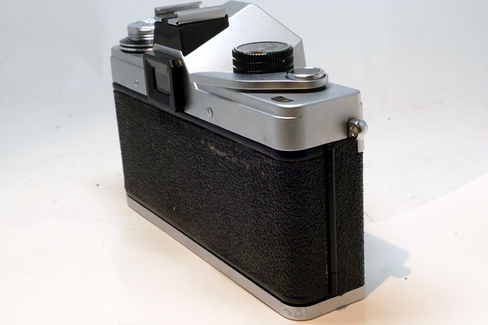 PRAKTICA LTL M42 CAMERA BODY Only - Meter is inop , shutter works
