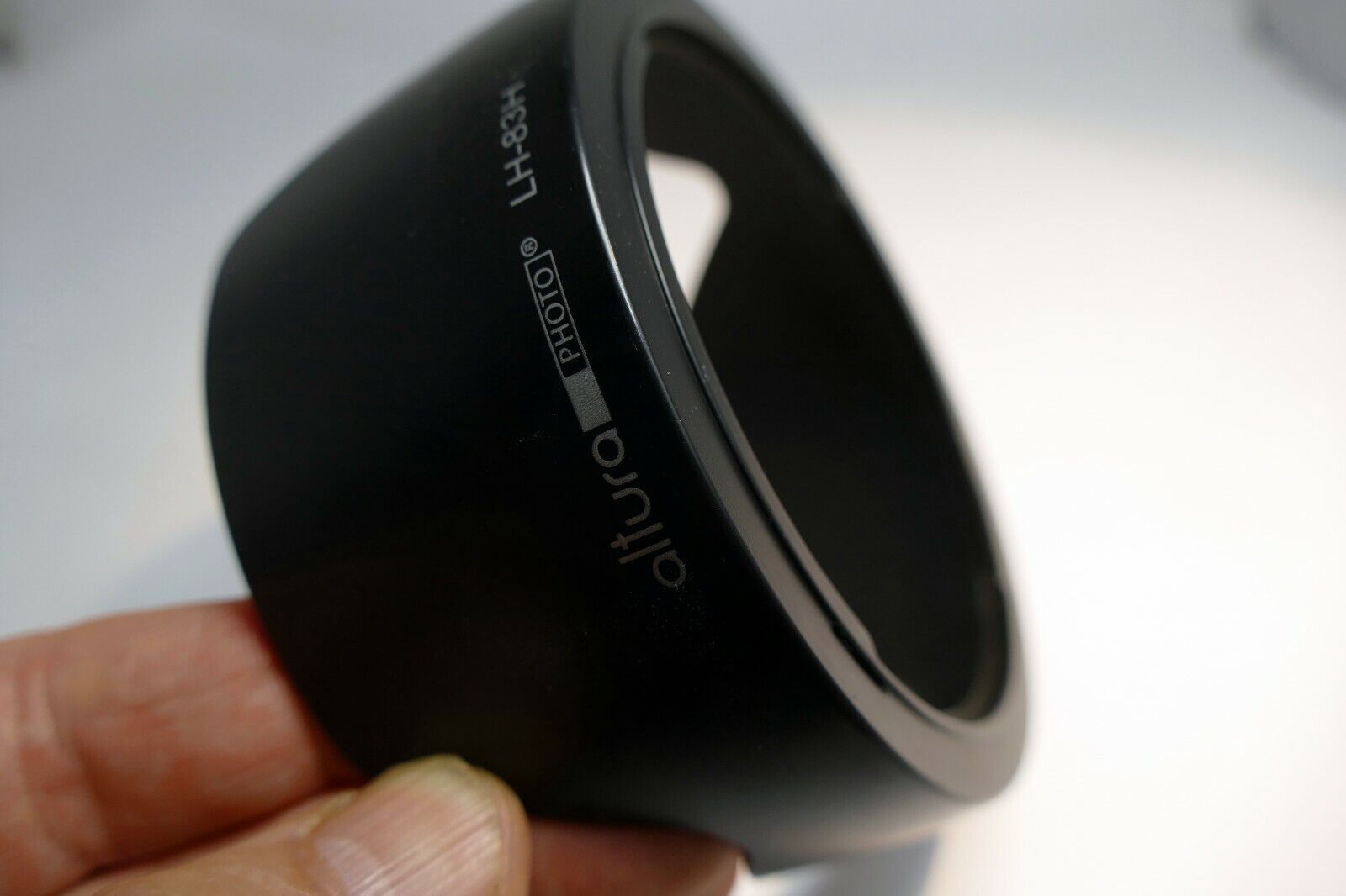 Replacement LH-83H Lens Hood for Canon EF 24-105mm f/4L is USM Lens