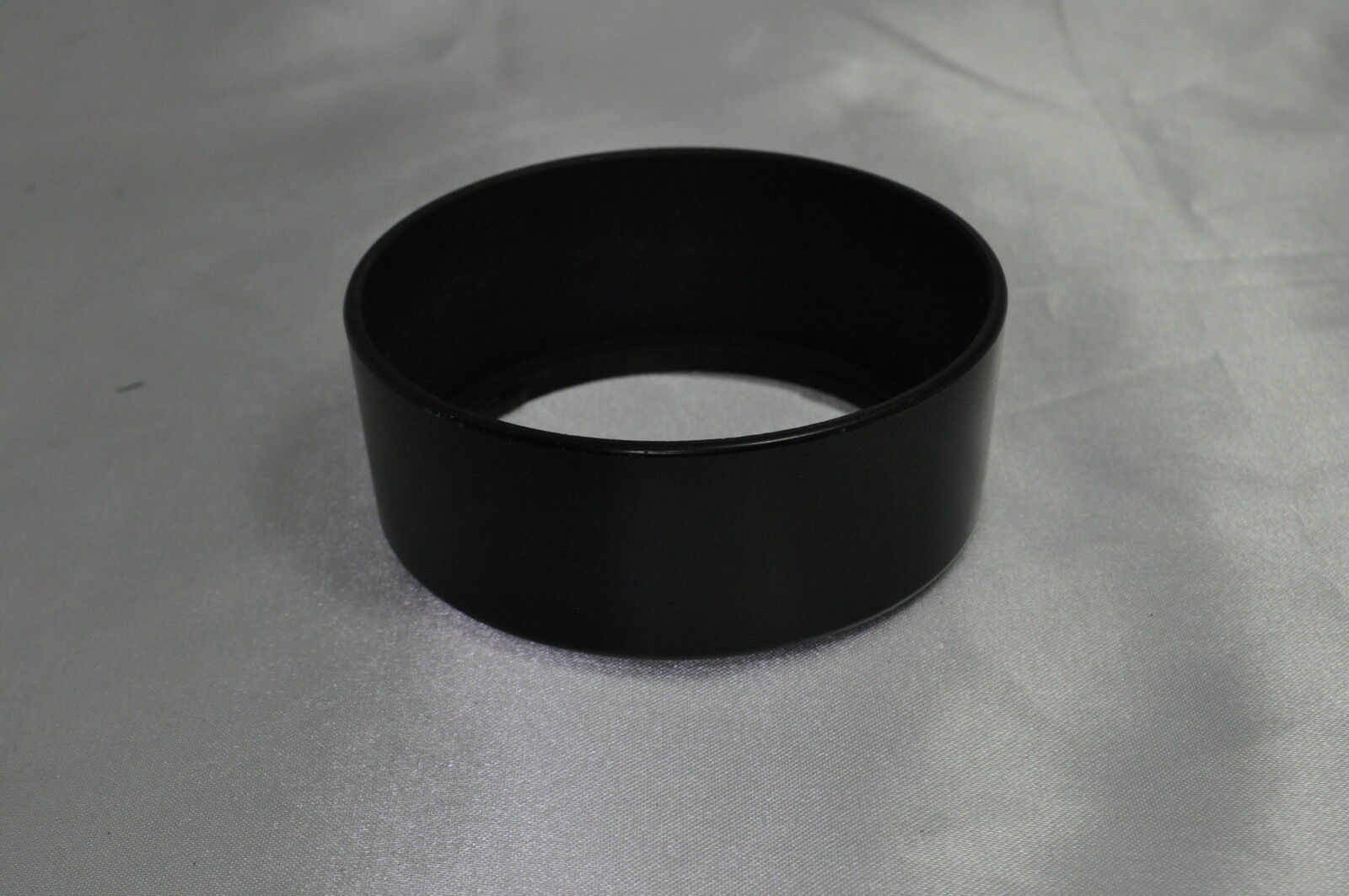Plastic Lens Hood 61.2mm unknown brtand twist on type