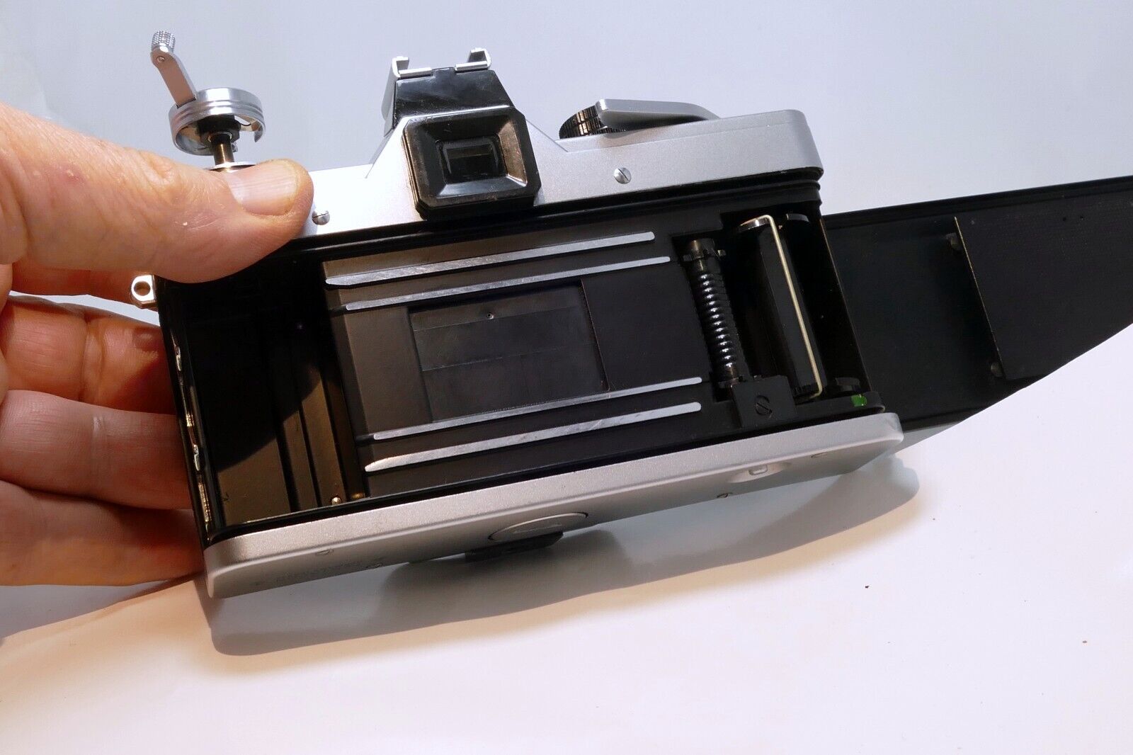 PRAKTICA LTL M42 CAMERA BODY Only - Meter is inop , shutter works