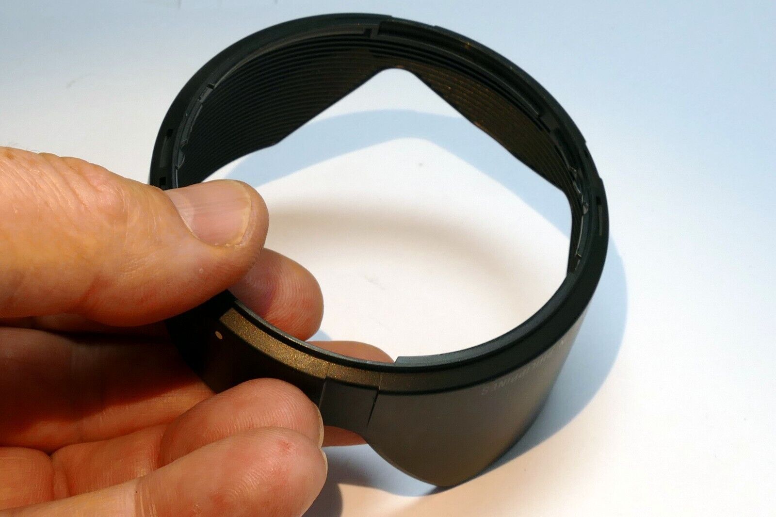 Quantaray Lens Hood Shade for 28-200mm f/3.8-5.6 18-200mm (62mm rim)