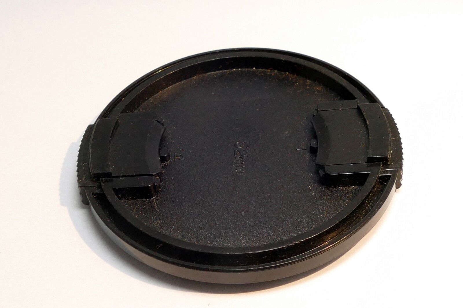 52mm snap on type Front Lens Cap for 18-55mm zoom lens